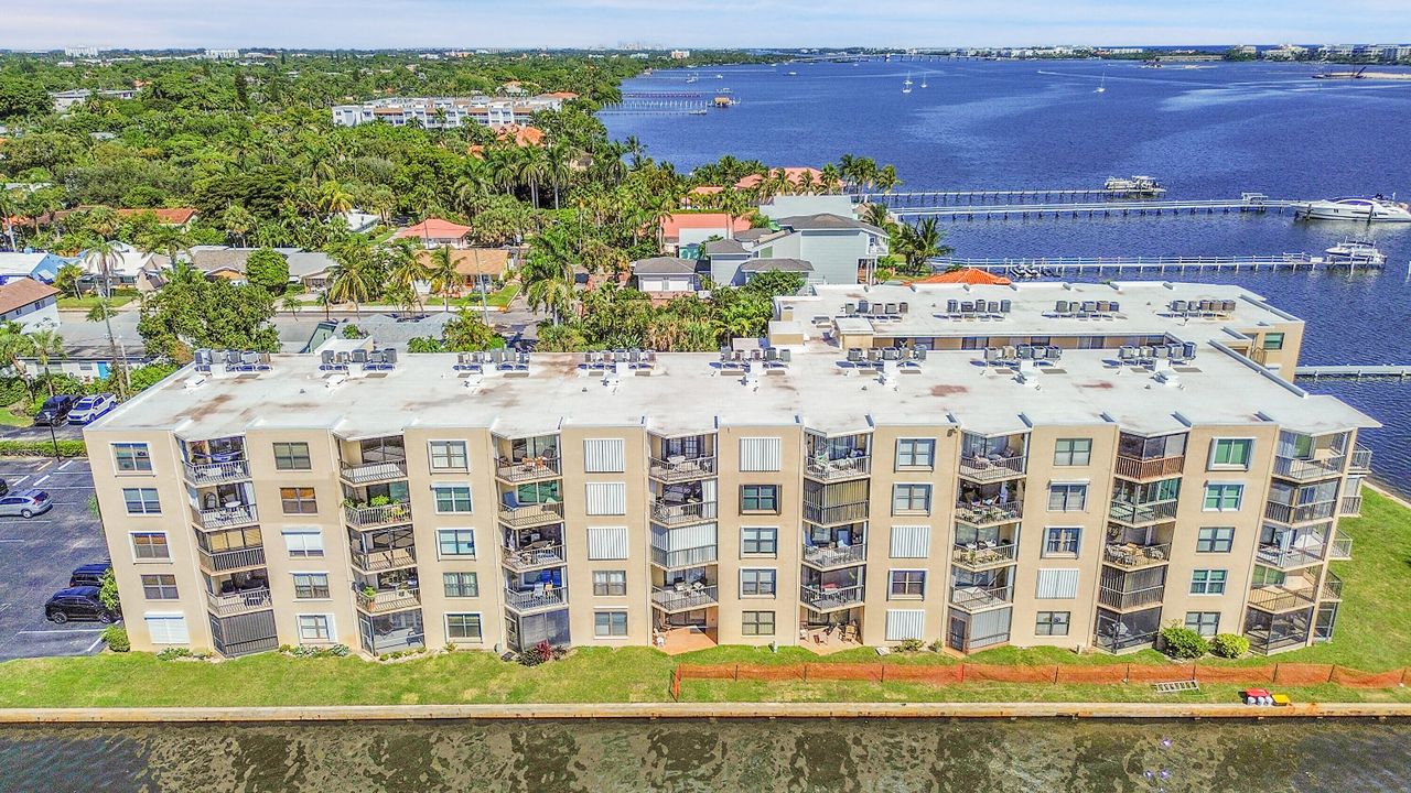 待售: $210,000 (2 贝兹, 2 浴室, 1029 平方英尺)