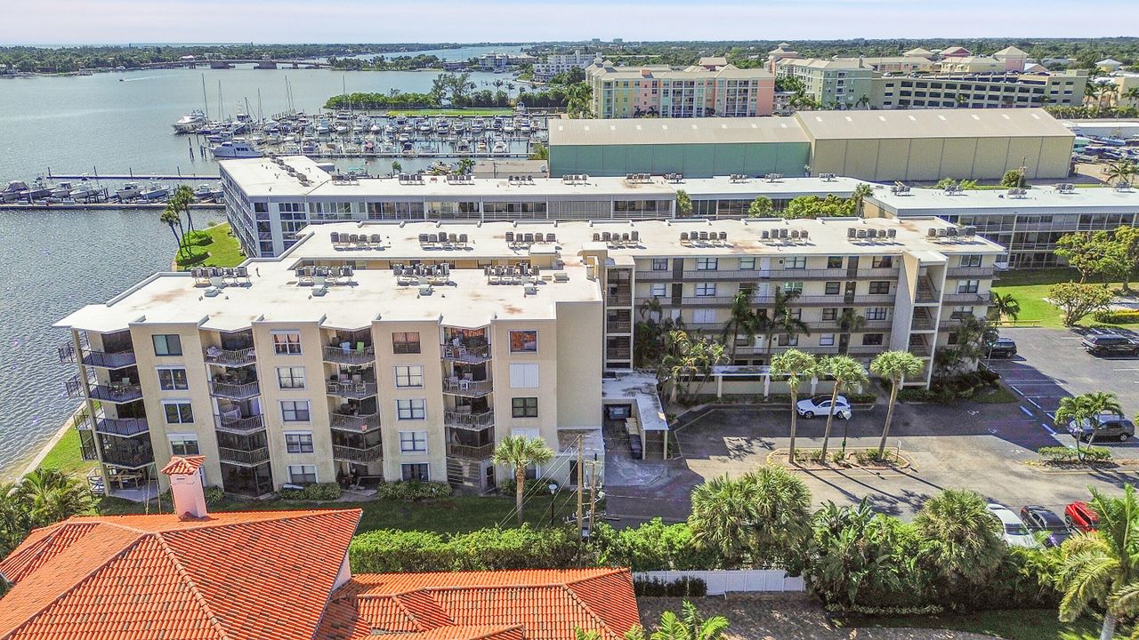 待售: $210,000 (2 贝兹, 2 浴室, 1029 平方英尺)