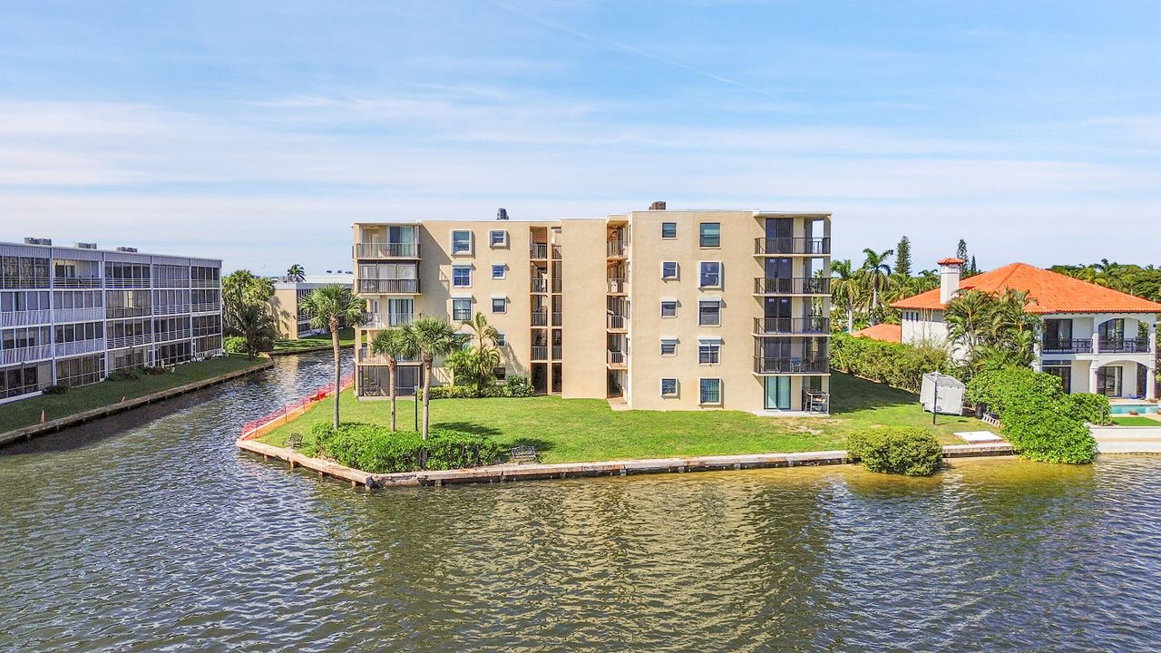 待售: $210,000 (2 贝兹, 2 浴室, 1029 平方英尺)