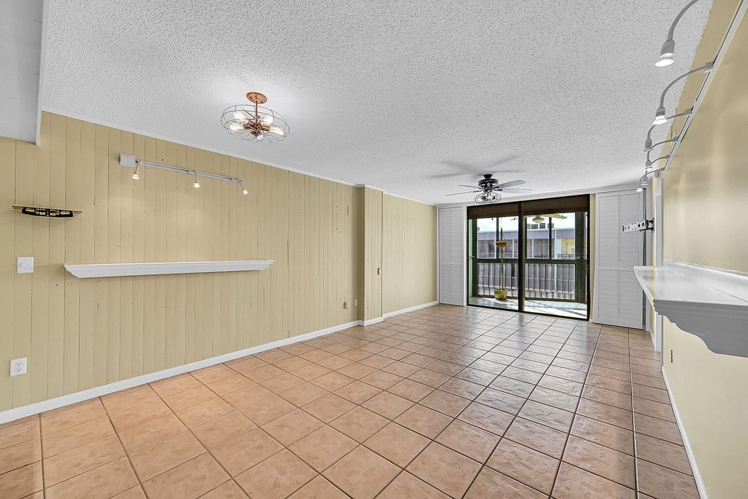 待售: $210,000 (2 贝兹, 2 浴室, 1029 平方英尺)