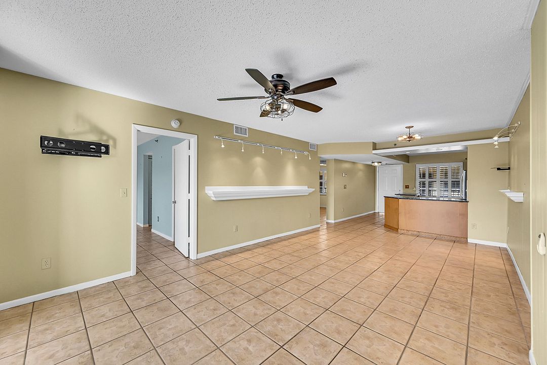 待售: $210,000 (2 贝兹, 2 浴室, 1029 平方英尺)