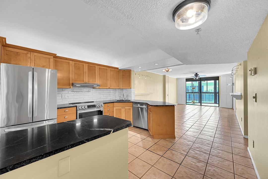 待售: $210,000 (2 贝兹, 2 浴室, 1029 平方英尺)