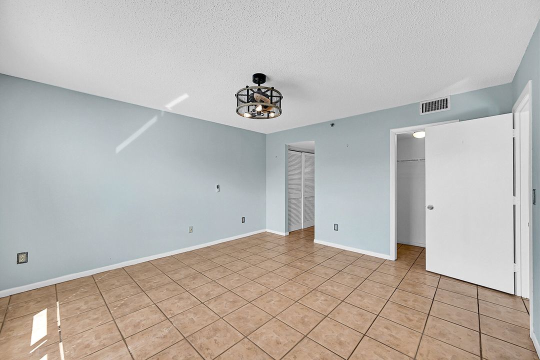 待售: $210,000 (2 贝兹, 2 浴室, 1029 平方英尺)