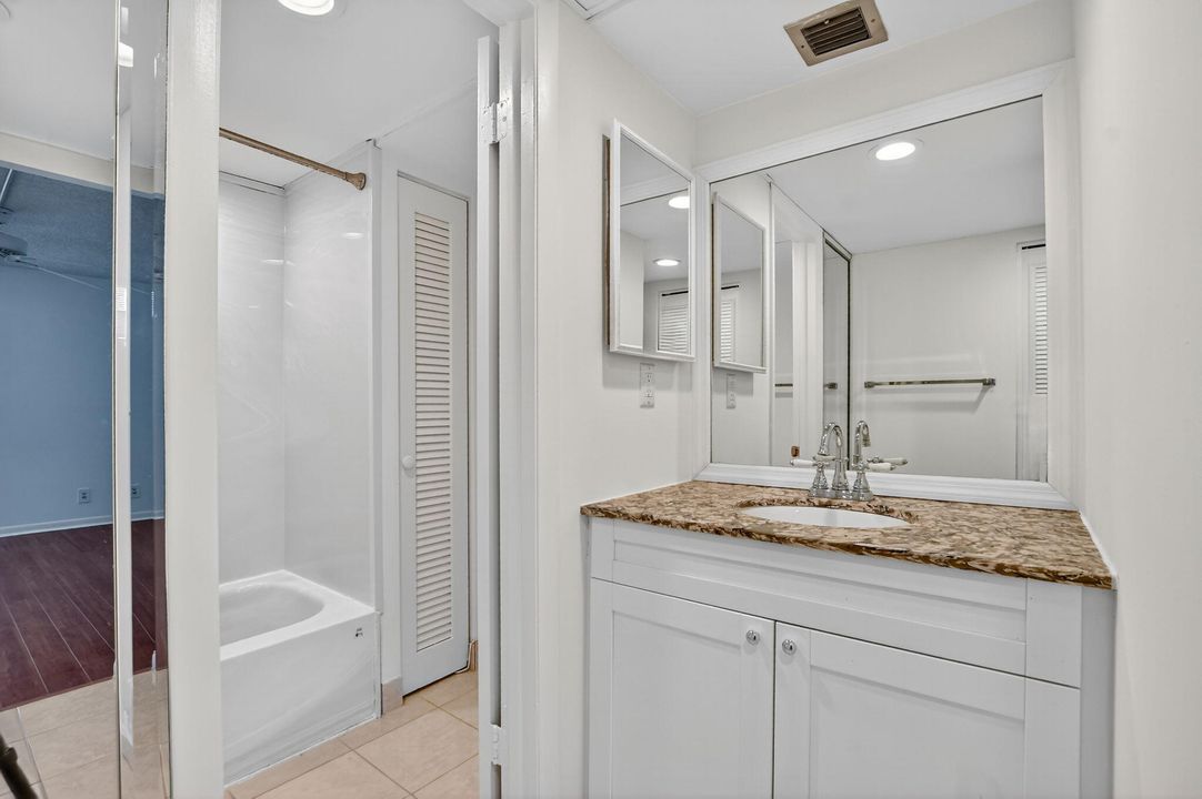 For Sale: $345,000 (2 beds, 2 baths, 1095 Square Feet)