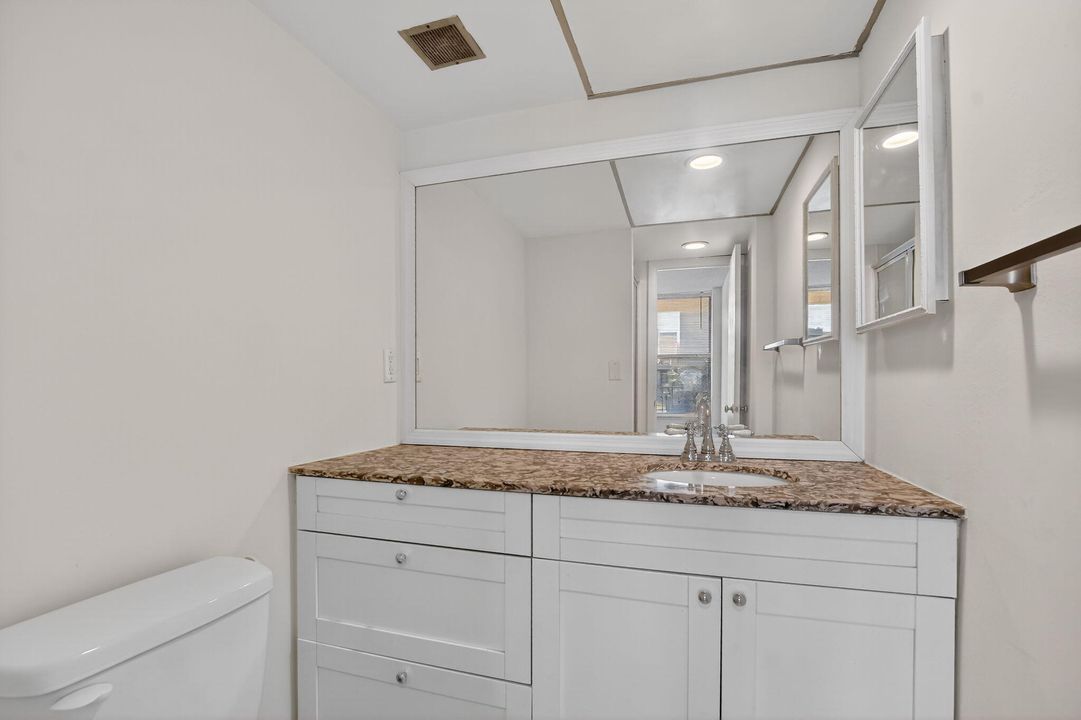 For Sale: $345,000 (2 beds, 2 baths, 1095 Square Feet)