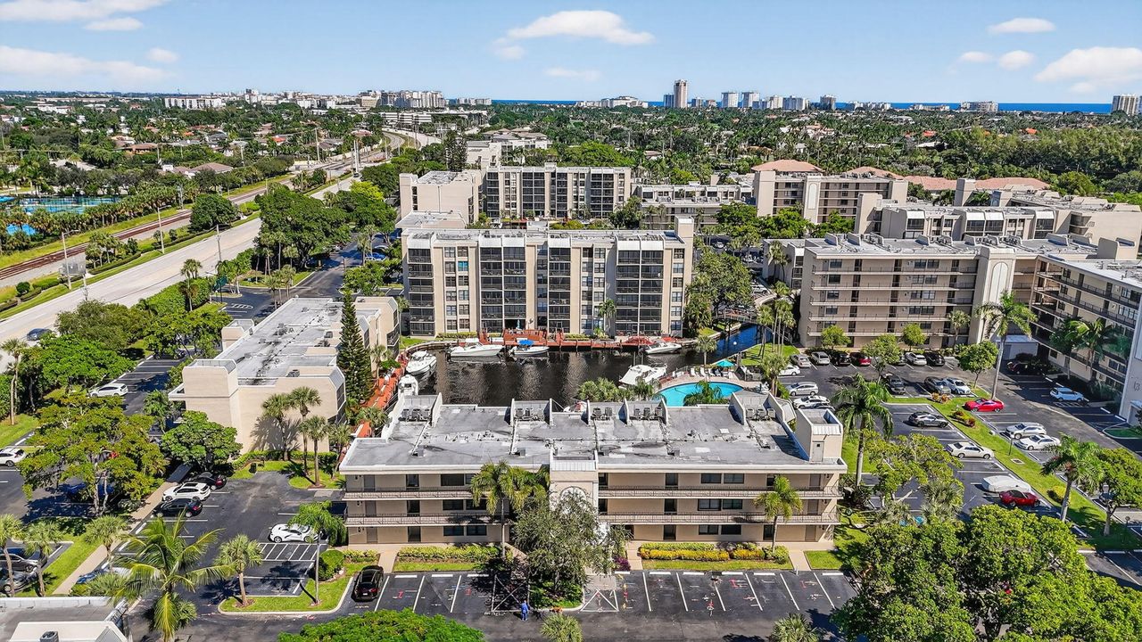 For Sale: $345,000 (2 beds, 2 baths, 1095 Square Feet)