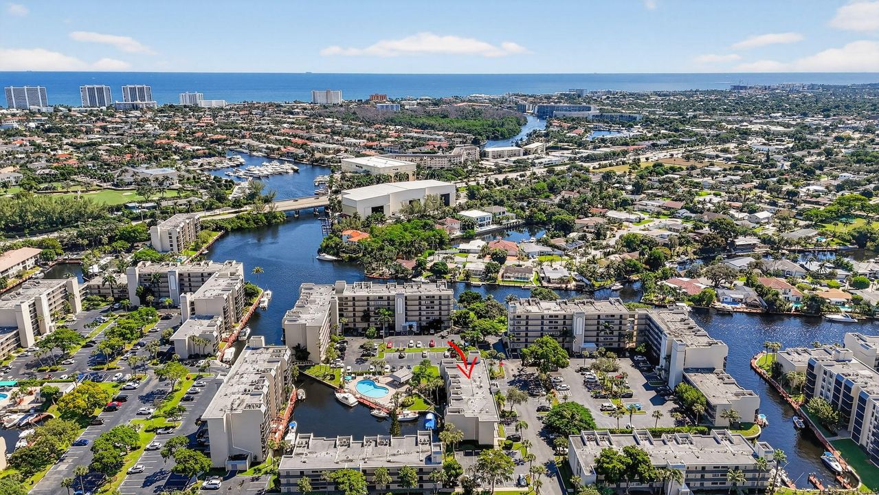 For Sale: $345,000 (2 beds, 2 baths, 1095 Square Feet)