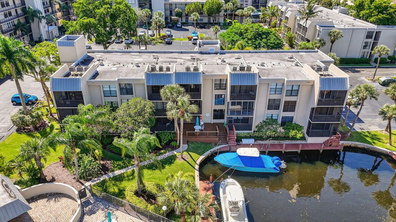 For Sale: $345,000 (2 beds, 2 baths, 1095 Square Feet)