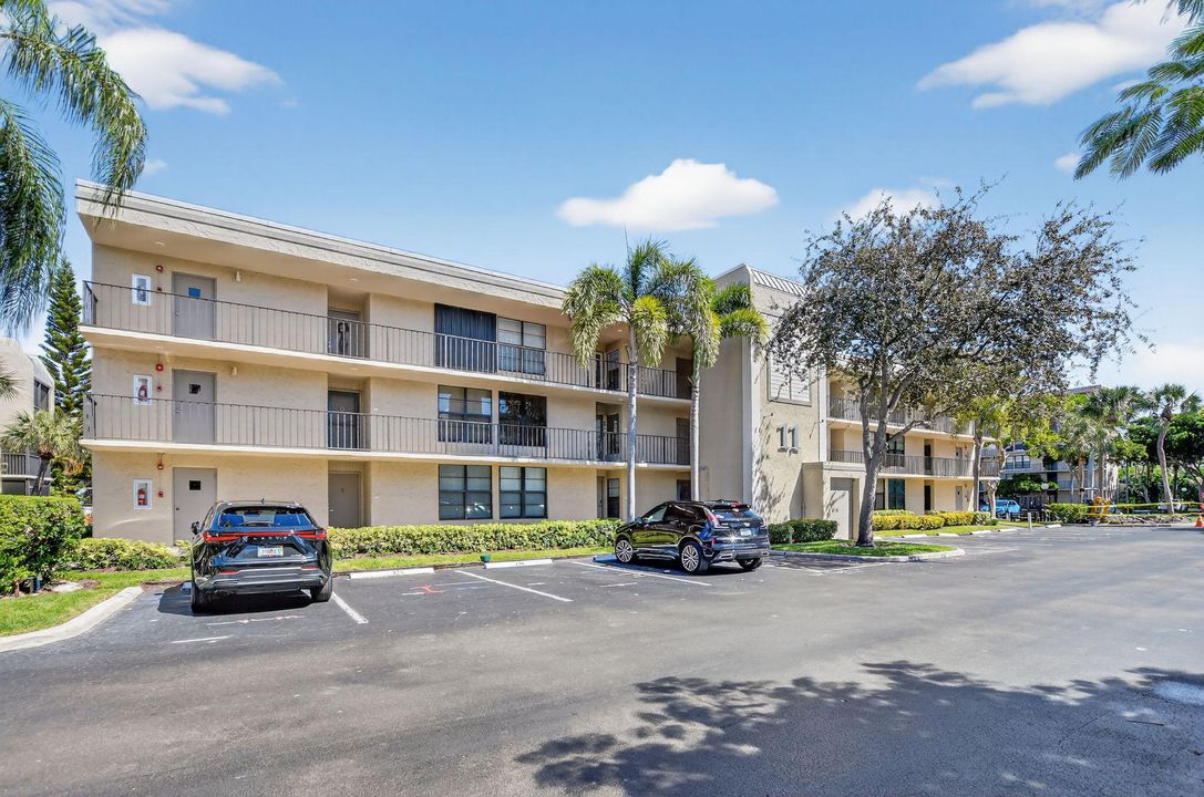 For Sale: $345,000 (2 beds, 2 baths, 1095 Square Feet)