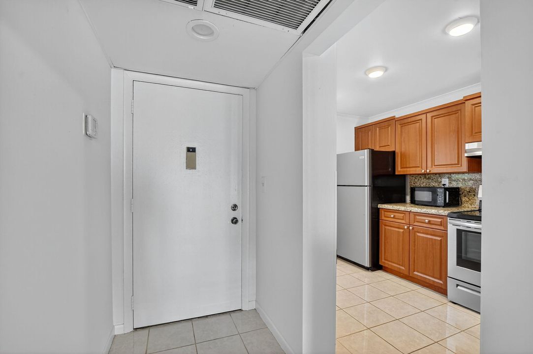 For Sale: $345,000 (2 beds, 2 baths, 1095 Square Feet)