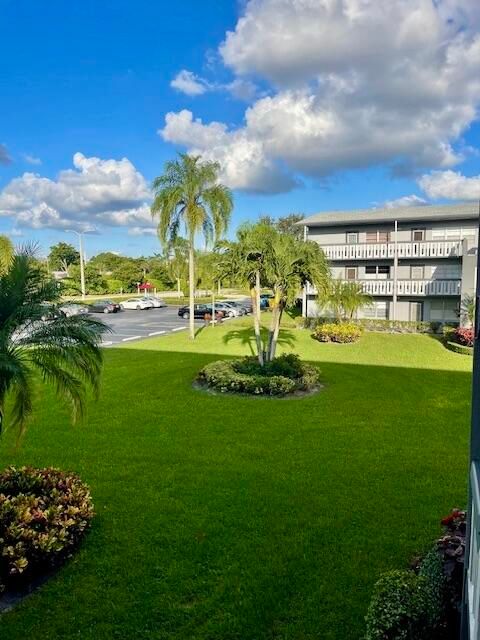 На продажу: $68,999 (1 спален, 1 ванн, 720 Квадратных фут)