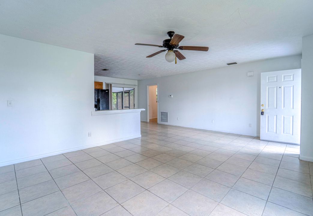 На продажу: $259,000 (2 спален, 2 ванн, 1036 Квадратных фут)