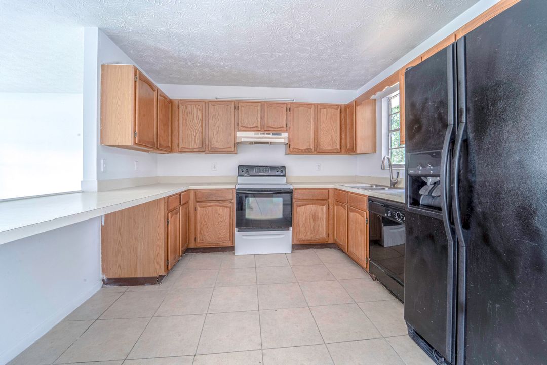 На продажу: $259,000 (2 спален, 2 ванн, 1036 Квадратных фут)