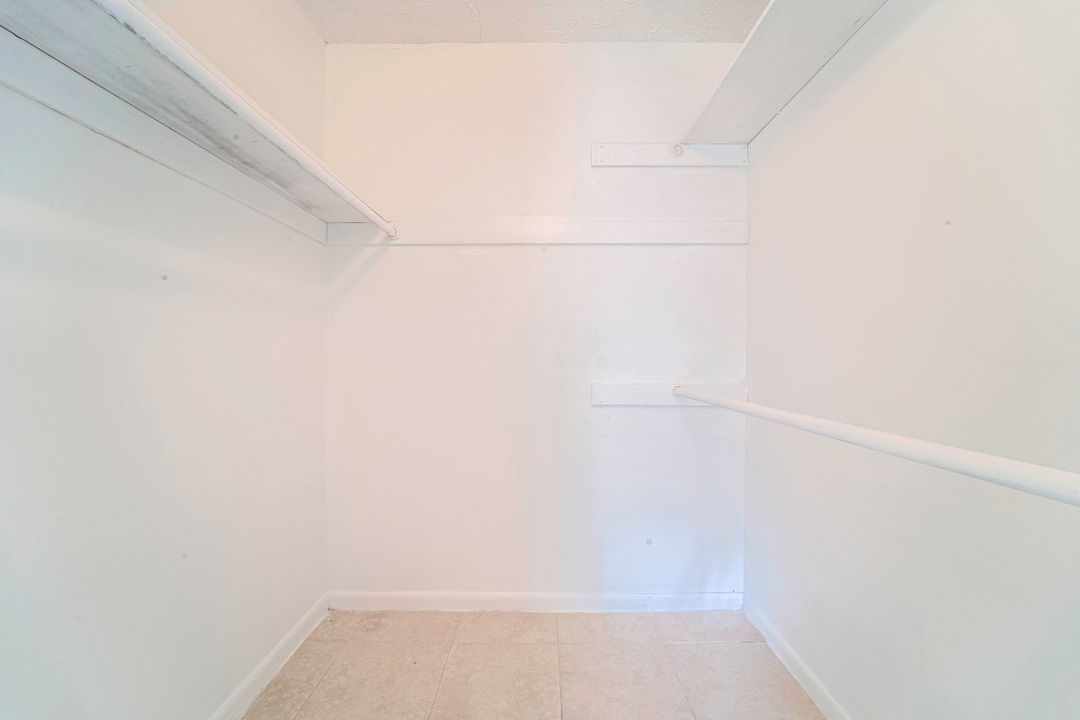 На продажу: $259,000 (2 спален, 2 ванн, 1036 Квадратных фут)