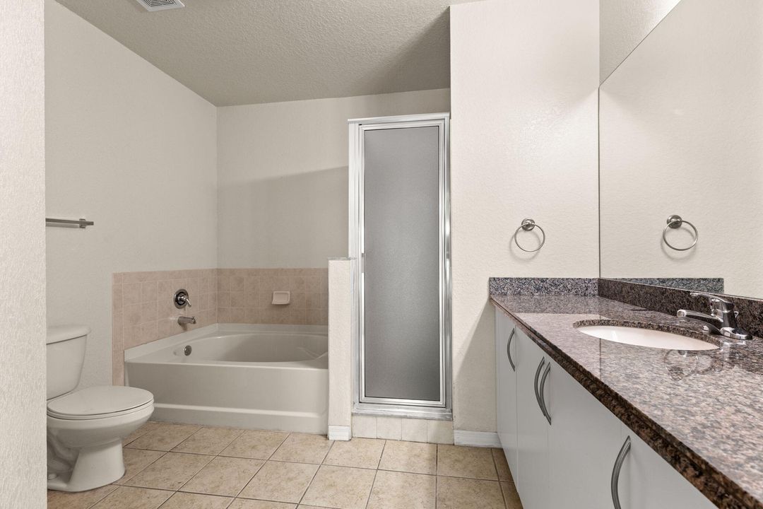 合同活跃: $199,900 (2 贝兹, 2 浴室, 1350 平方英尺)