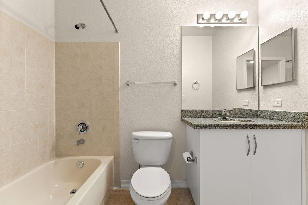 合同活跃: $199,900 (2 贝兹, 2 浴室, 1350 平方英尺)