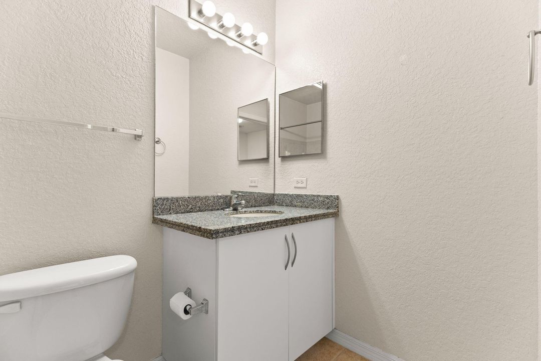 合同活跃: $199,900 (2 贝兹, 2 浴室, 1350 平方英尺)