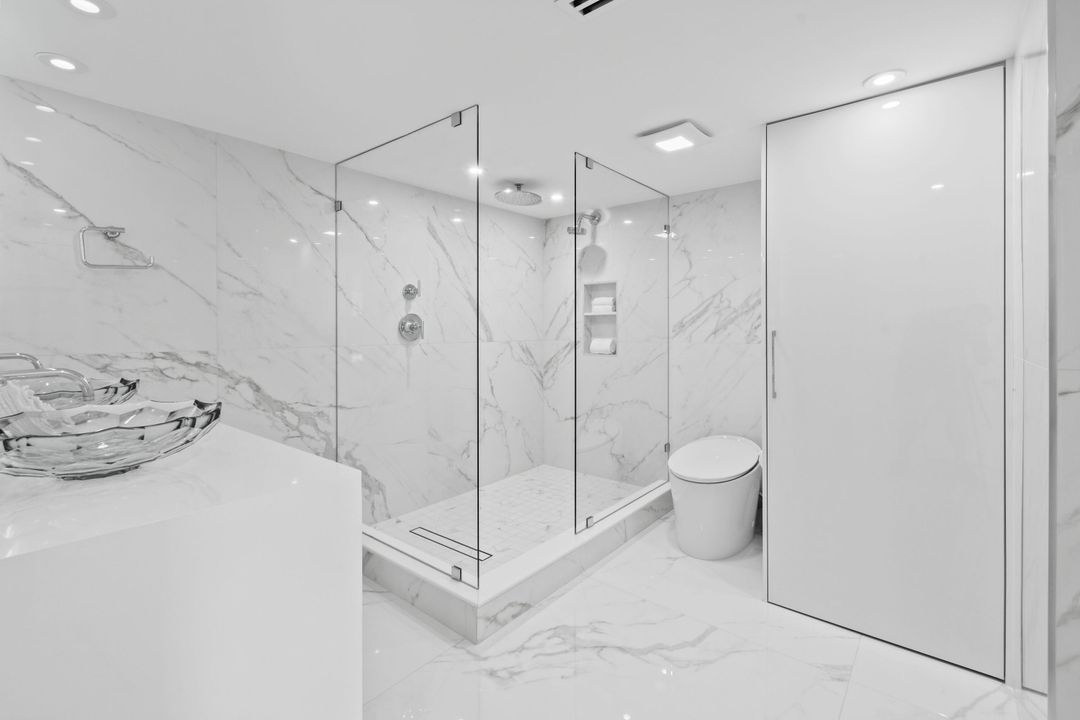 For Sale: $1,423,000 (2 beds, 2 baths, 1435 Square Feet)