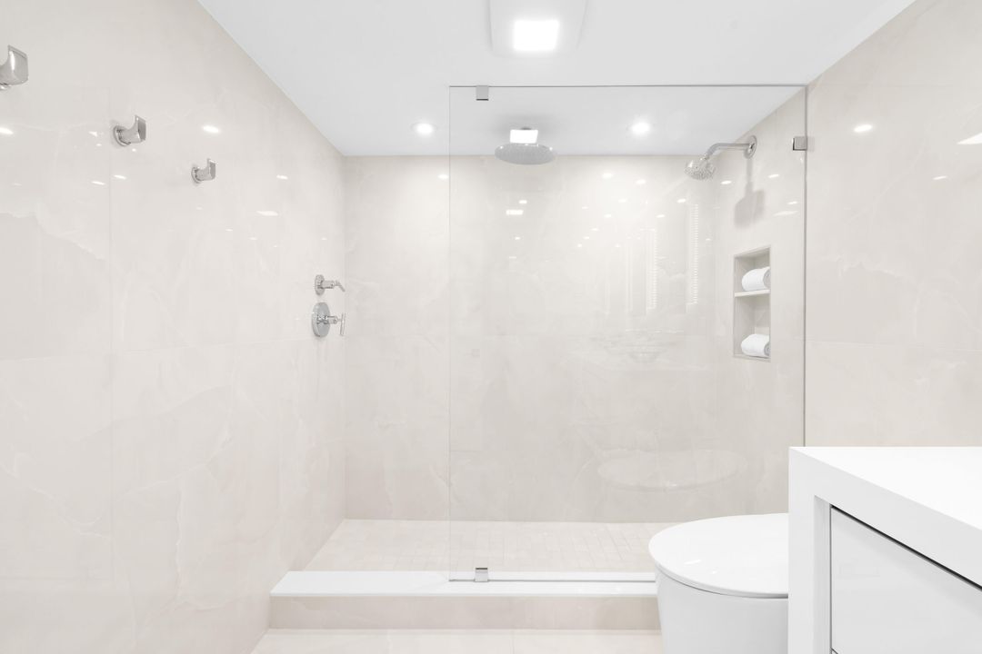 For Sale: $1,423,000 (2 beds, 2 baths, 1435 Square Feet)