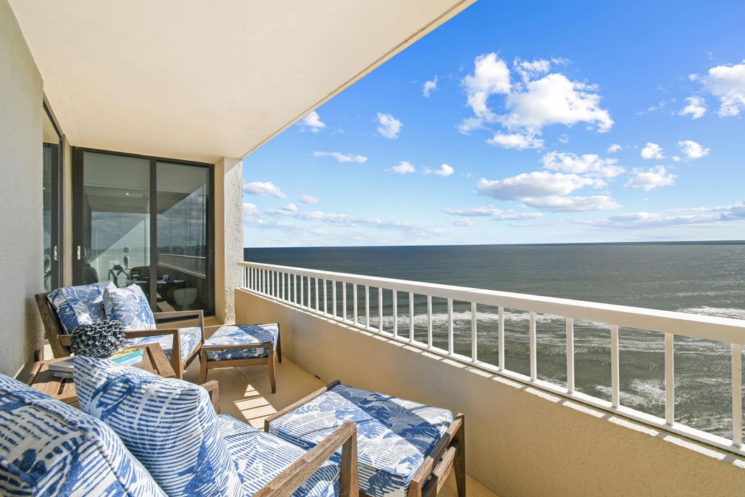 For Sale: $1,423,000 (2 beds, 2 baths, 1435 Square Feet)