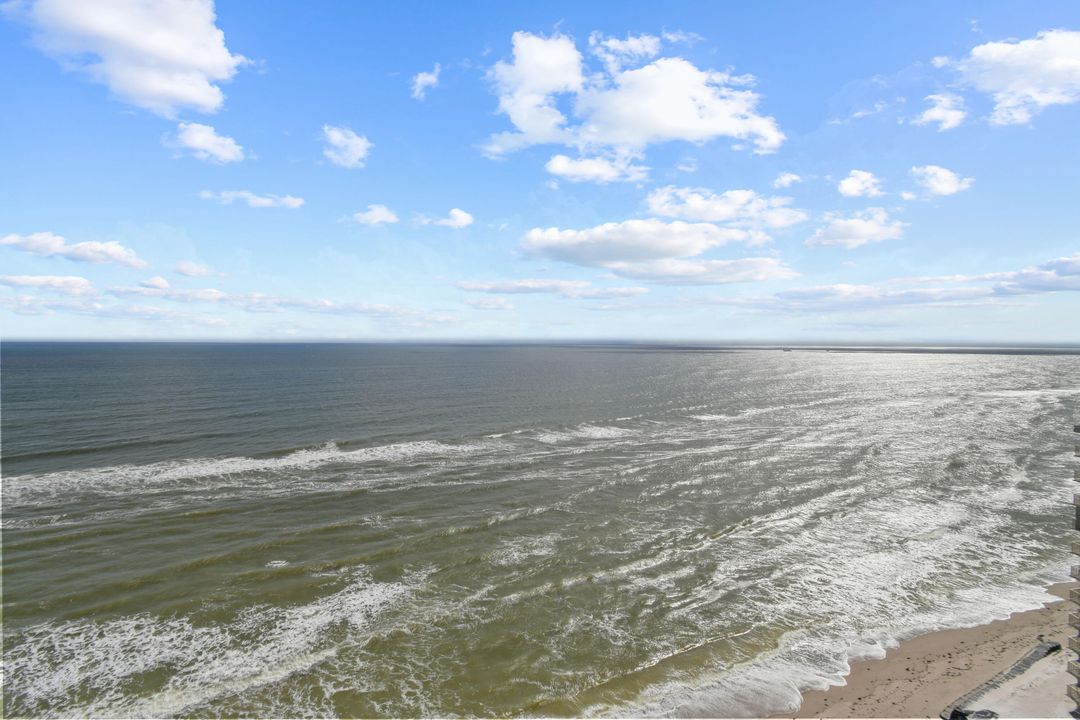 For Sale: $1,423,000 (2 beds, 2 baths, 1435 Square Feet)