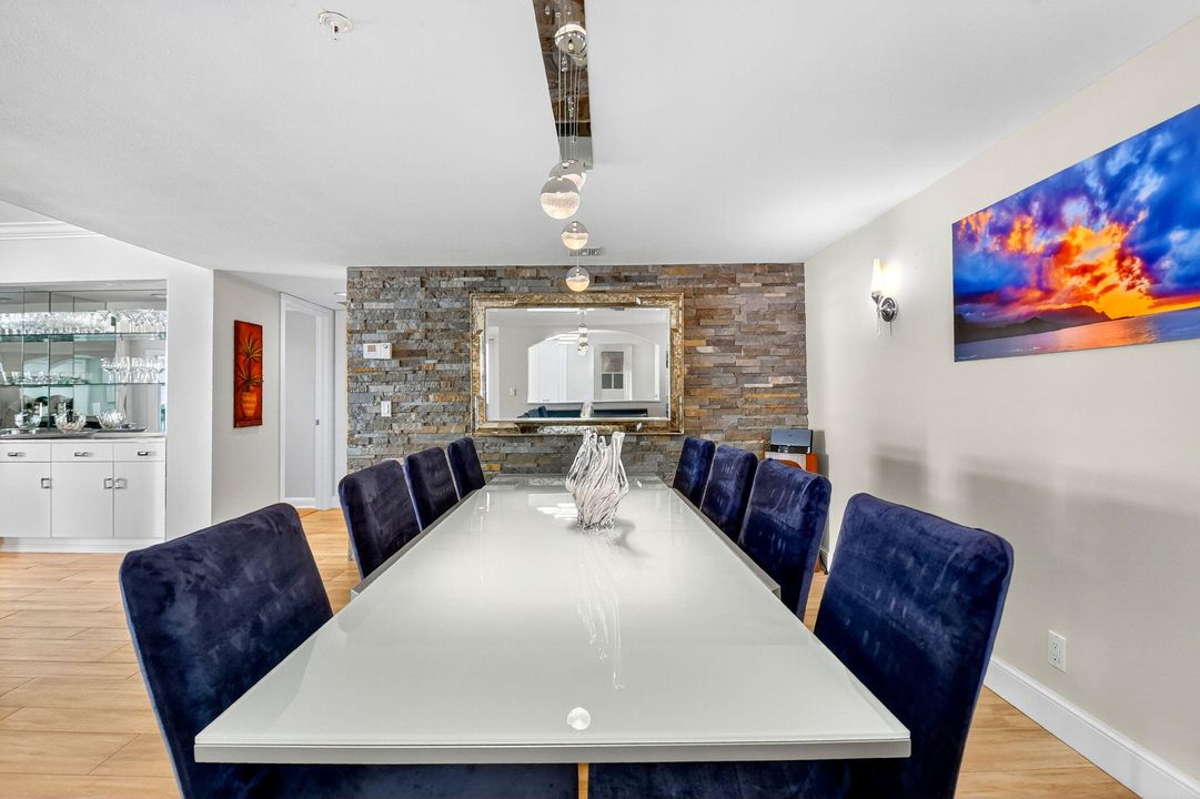 For Sale: $1,395,000 (2 beds, 2 baths, 1714 Square Feet)