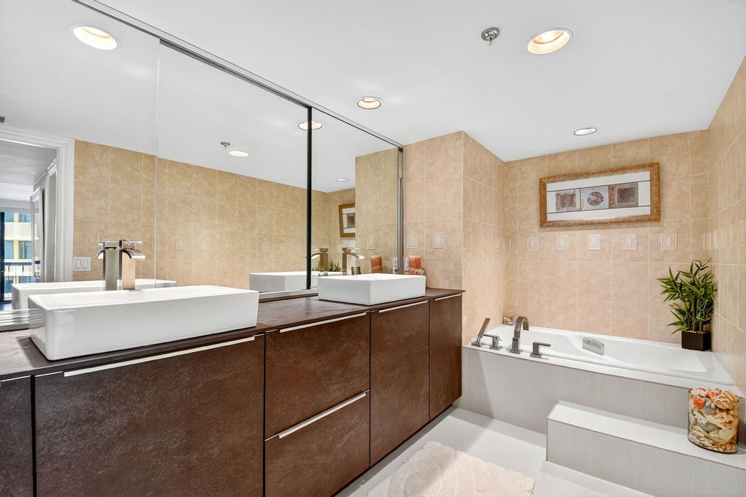 For Sale: $1,395,000 (2 beds, 2 baths, 1714 Square Feet)