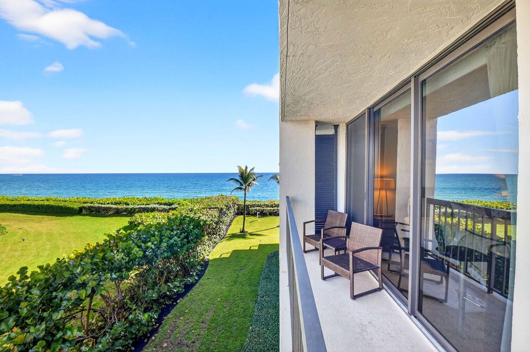 For Sale: $1,395,000 (2 beds, 2 baths, 1714 Square Feet)