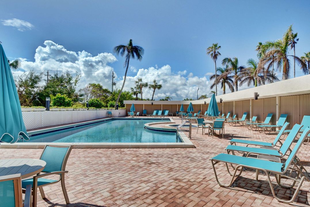 For Sale: $1,395,000 (2 beds, 2 baths, 1714 Square Feet)