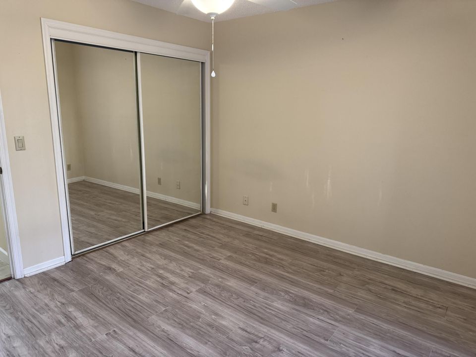 合同活跃: $2,600 (3 贝兹, 2 浴室, 1708 平方英尺)