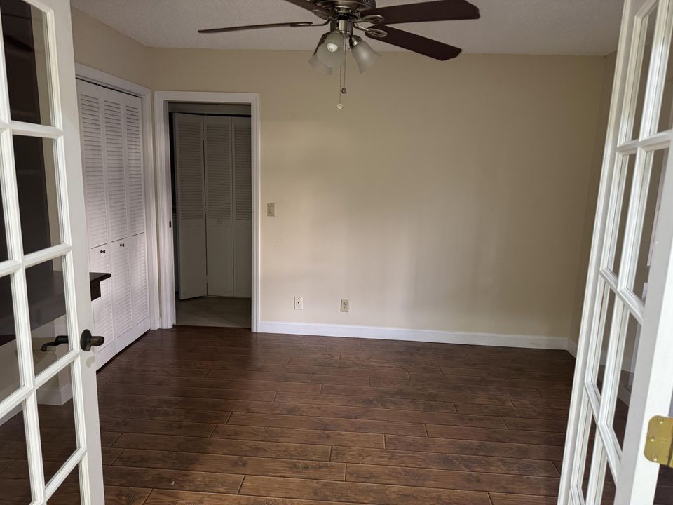 合同活跃: $2,600 (3 贝兹, 2 浴室, 1708 平方英尺)