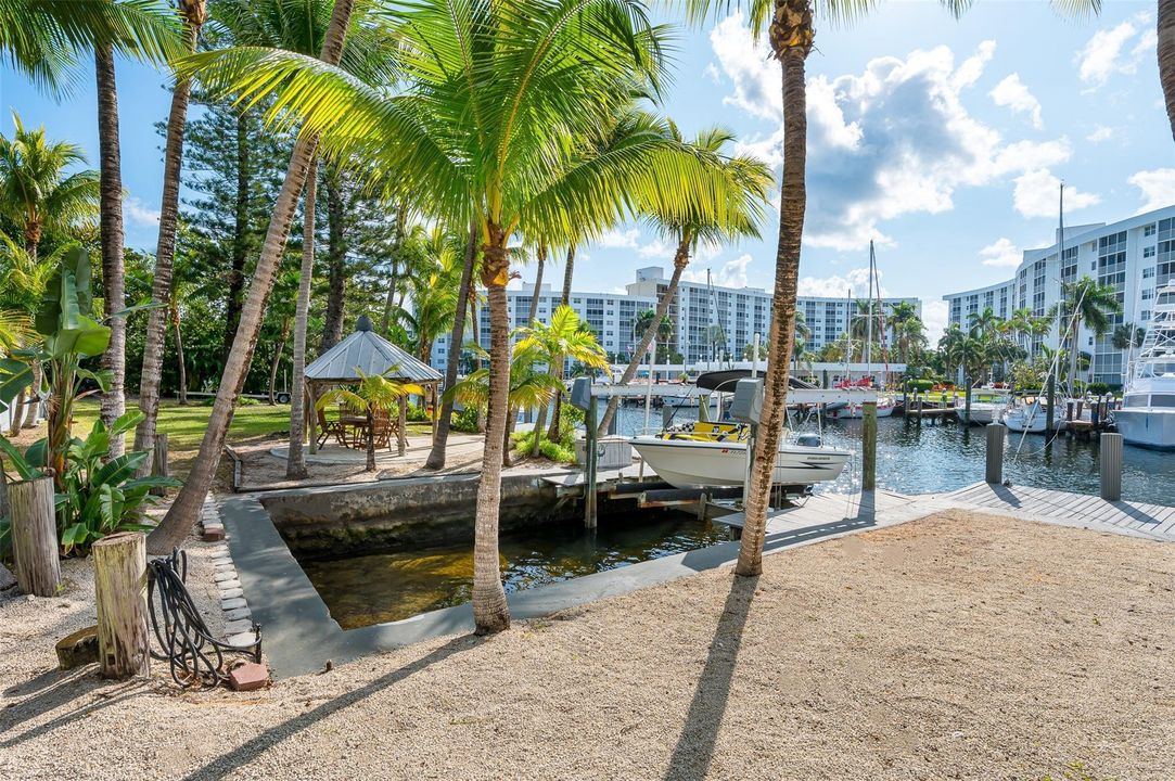 В аренду: $13,500 (4 спален, 4 ванн, 2904 Квадратных фут)