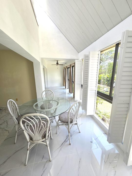 For Sale: $350,000 (2 beds, 2 baths, 1470 Square Feet)