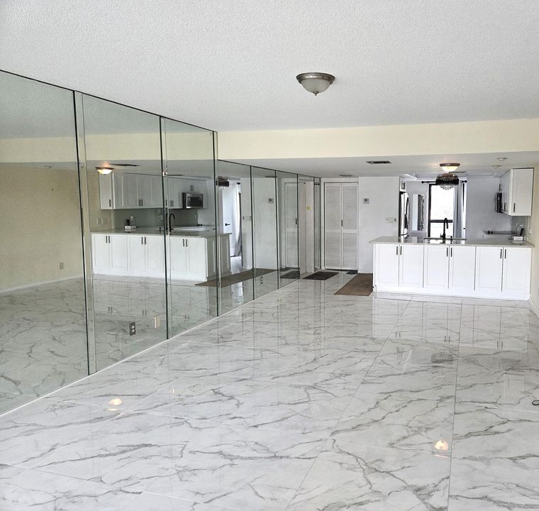 For Sale: $350,000 (2 beds, 2 baths, 1470 Square Feet)