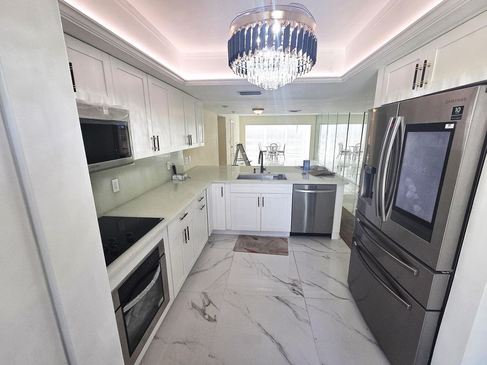 For Sale: $350,000 (2 beds, 2 baths, 1470 Square Feet)