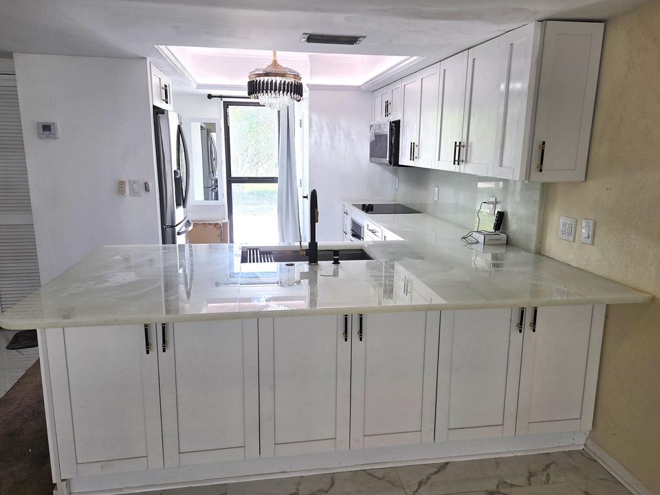 For Sale: $350,000 (2 beds, 2 baths, 1470 Square Feet)