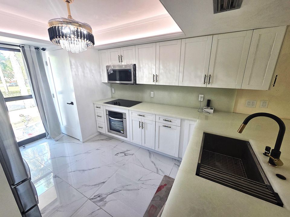 For Sale: $350,000 (2 beds, 2 baths, 1470 Square Feet)