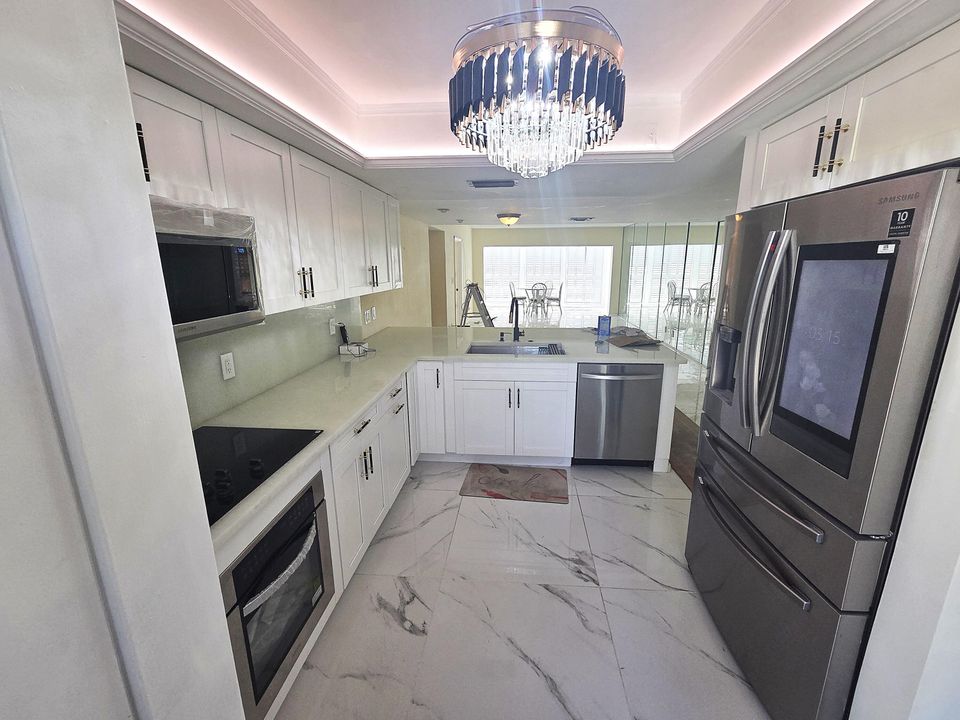 For Sale: $350,000 (2 beds, 2 baths, 1470 Square Feet)