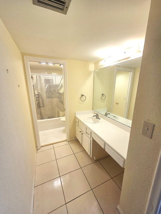 For Sale: $350,000 (2 beds, 2 baths, 1470 Square Feet)