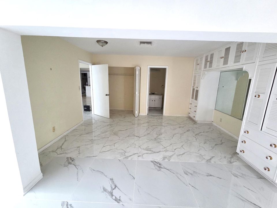 For Sale: $350,000 (2 beds, 2 baths, 1470 Square Feet)