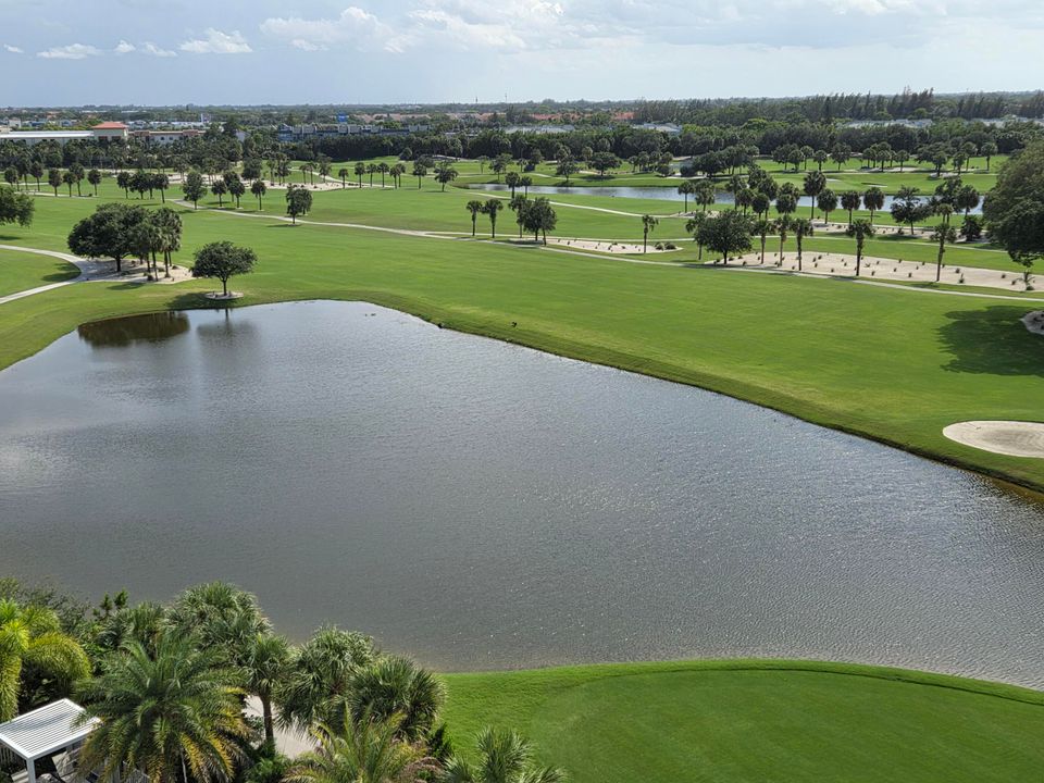 For Sale: $350,000 (2 beds, 2 baths, 1470 Square Feet)