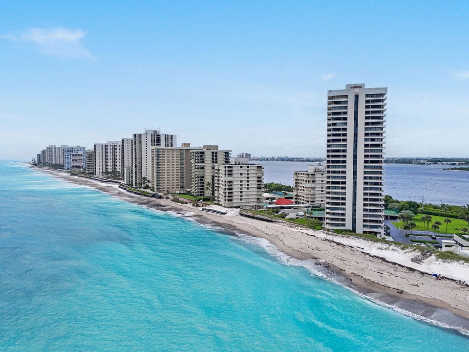 For Sale: $1,423,000 (2 beds, 2 baths, 1435 Square Feet)