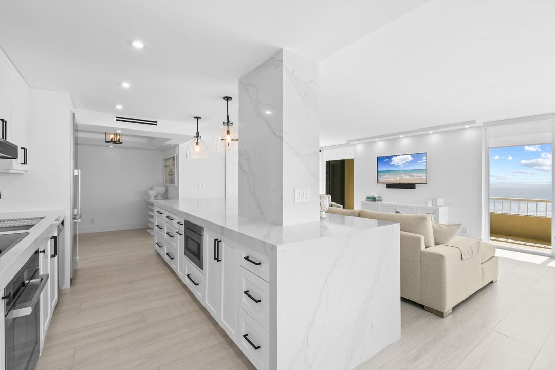 For Sale: $1,423,000 (2 beds, 2 baths, 1435 Square Feet)