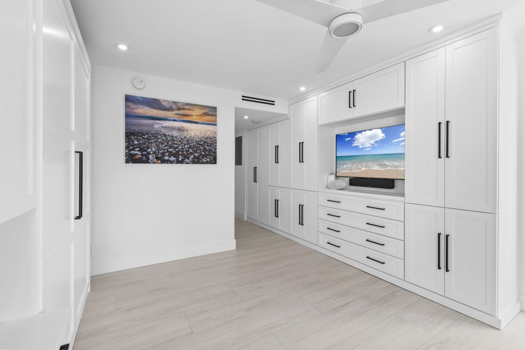 For Sale: $1,423,000 (2 beds, 2 baths, 1435 Square Feet)