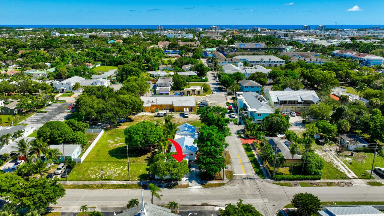 For Rent: $2,450 (0 beds, 1 baths, 255 Square Feet)