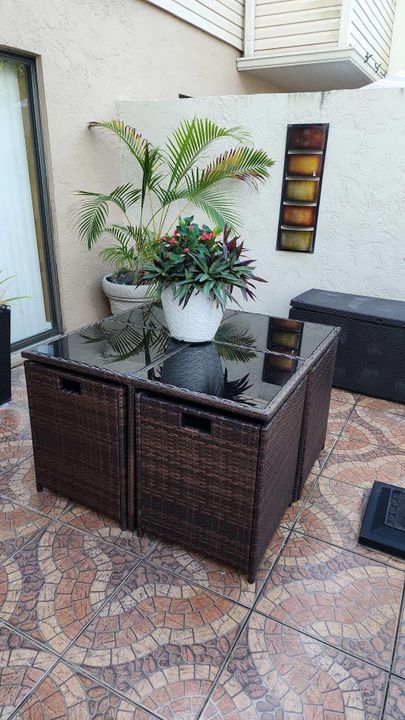 For Rent: $2,200 (2 beds, 2 baths, 770 Square Feet)