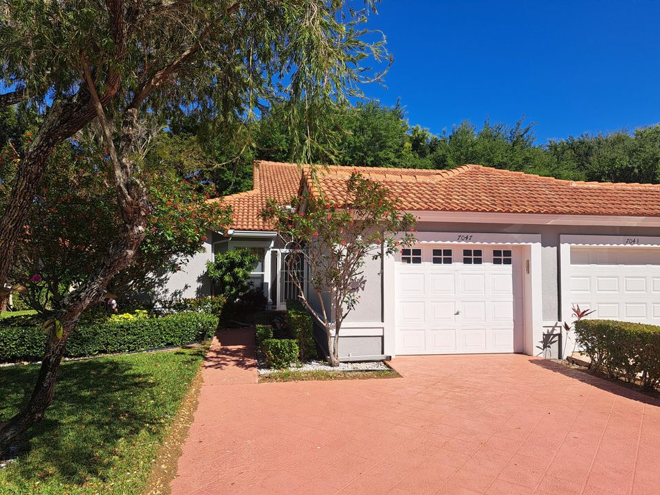 For Sale: $324,900 (3 beds, 2 baths, 1722 Square Feet)