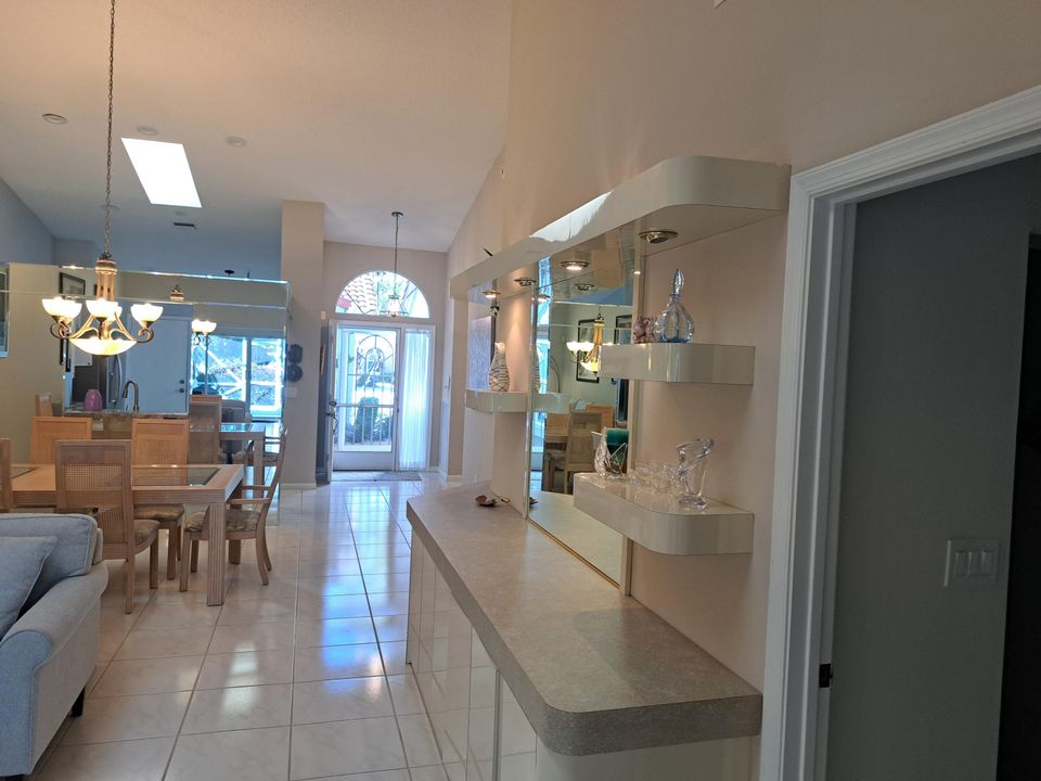 For Sale: $324,900 (3 beds, 2 baths, 1722 Square Feet)