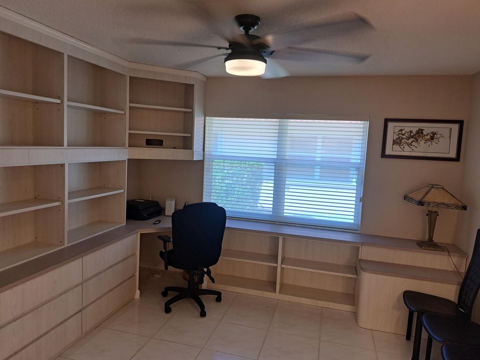 For Sale: $324,900 (3 beds, 2 baths, 1722 Square Feet)