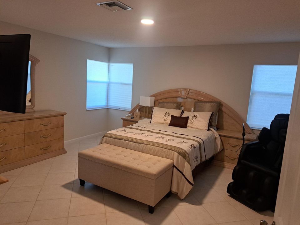 For Sale: $324,900 (3 beds, 2 baths, 1722 Square Feet)